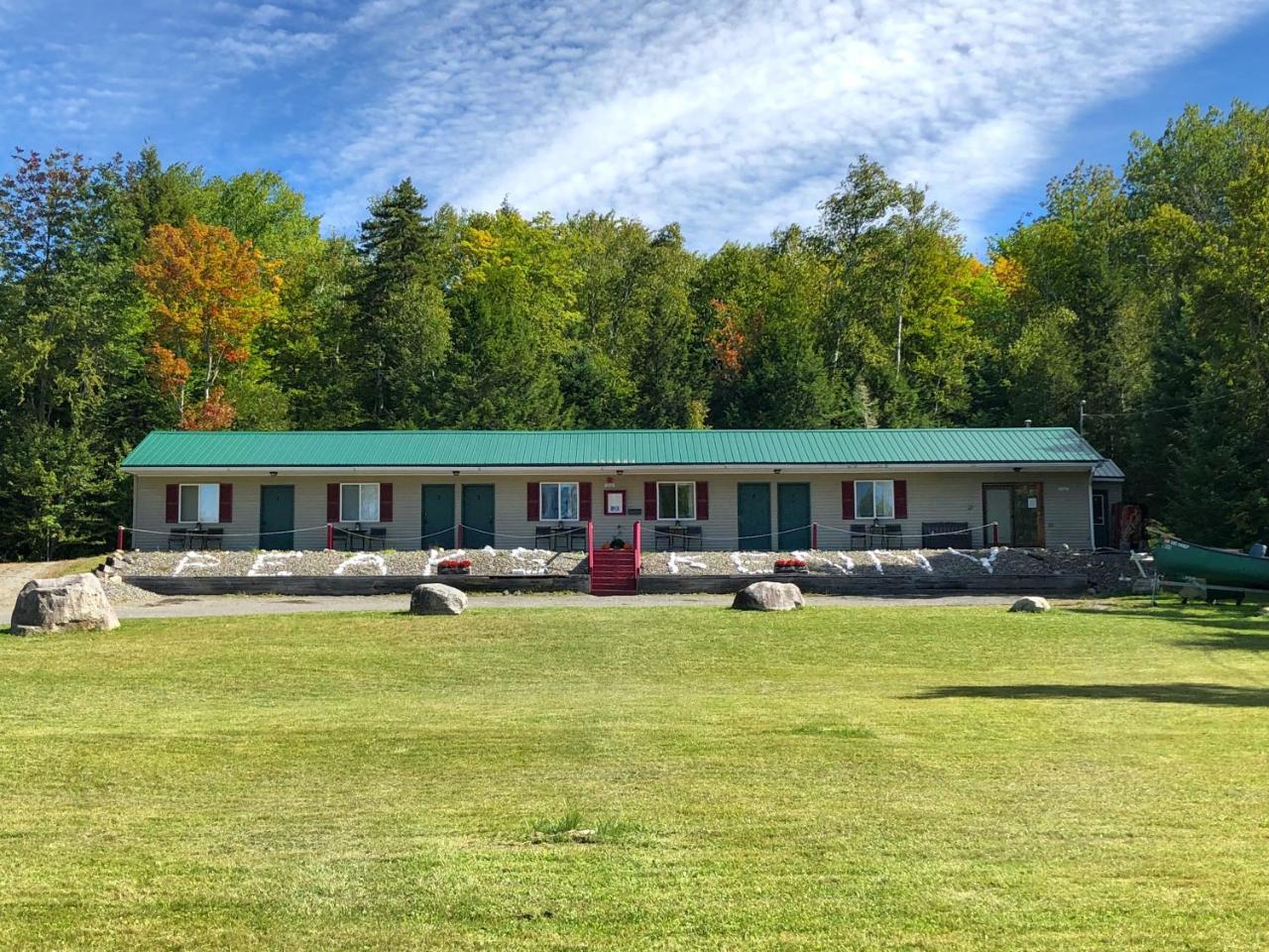 Peaks Kenny Lodge Dover-Foxcroft Bagian luar foto